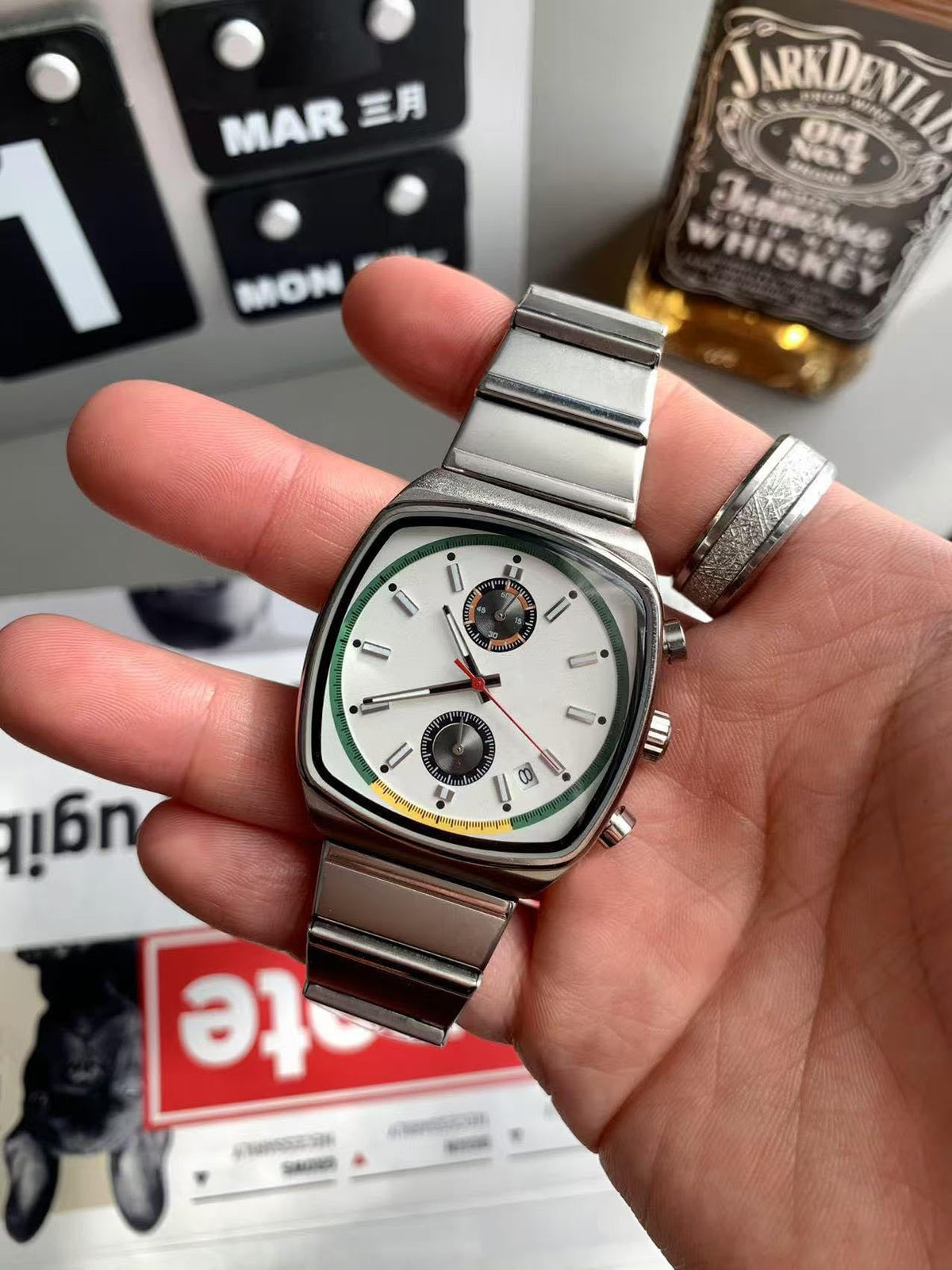 Mens Chronograph Stainless Steel Quartz Watch L913