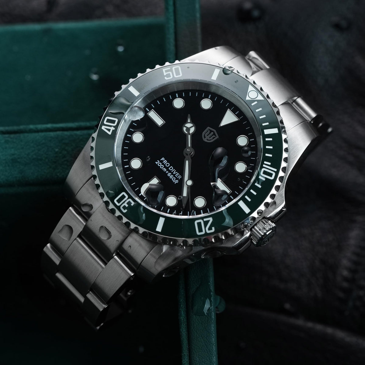40mm Sapphire Crystal 200m Waterproof Quartz Diver Watch A979